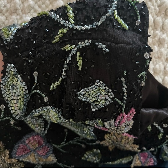 MAC DUGGAL Floral Beaded Cap Sleeve Evening Gown 5229 Black Multi NWT Size 6 - Picture 8 of 11